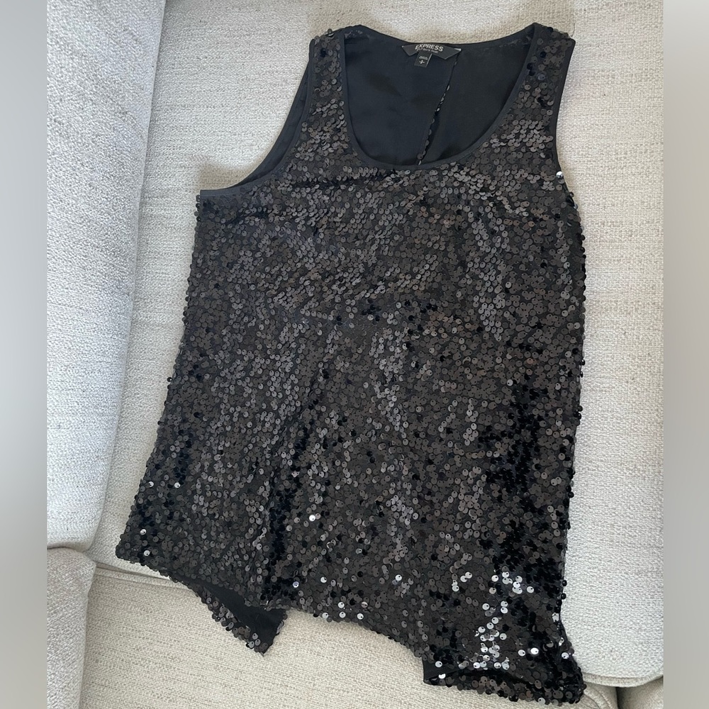 Sequined ❇️ black split back tank